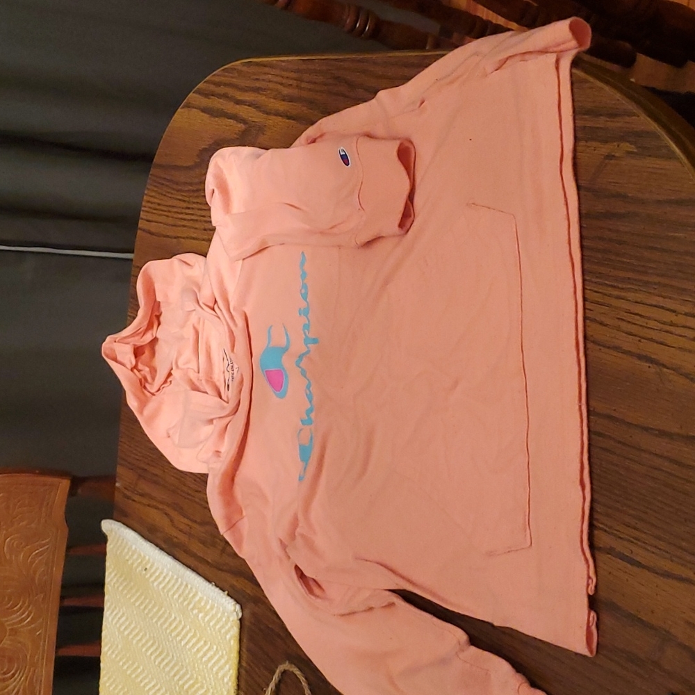 Champion hood shirt